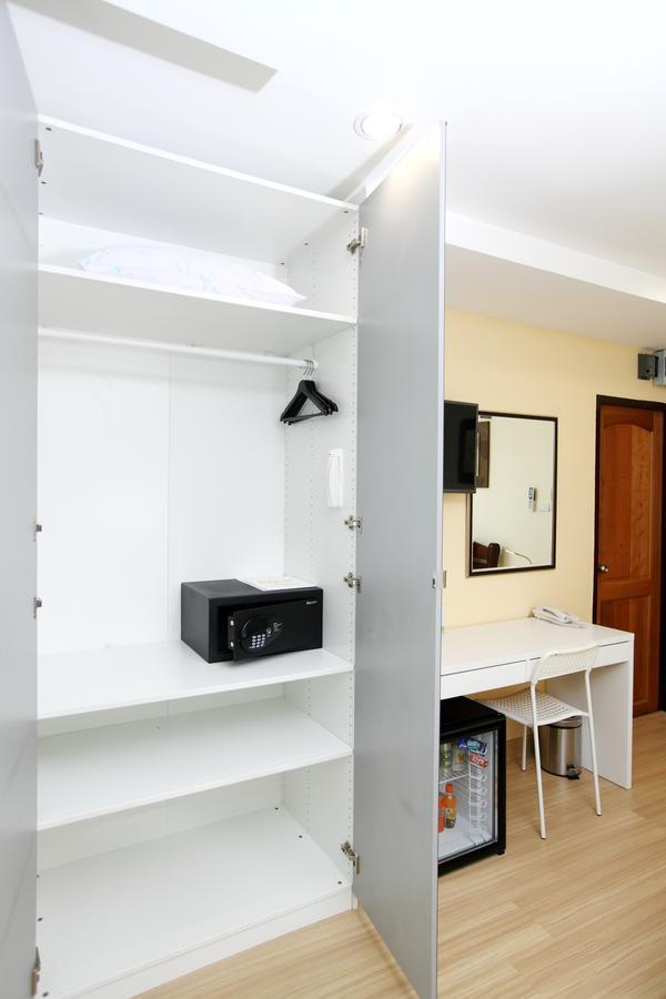 Icheck Inn Sukhumvit 22 Бангкок Екстер'єр фото