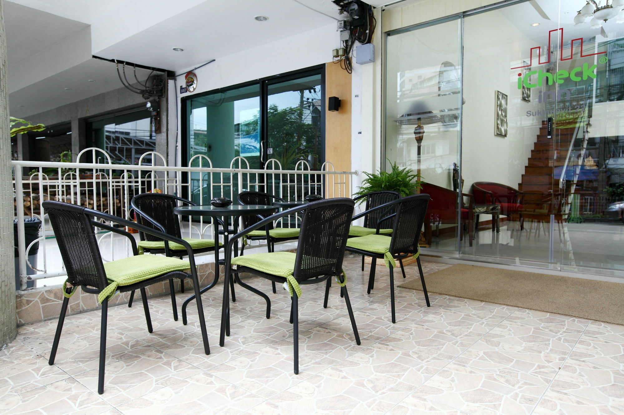 Icheck Inn Sukhumvit 22 Бангкок Екстер'єр фото