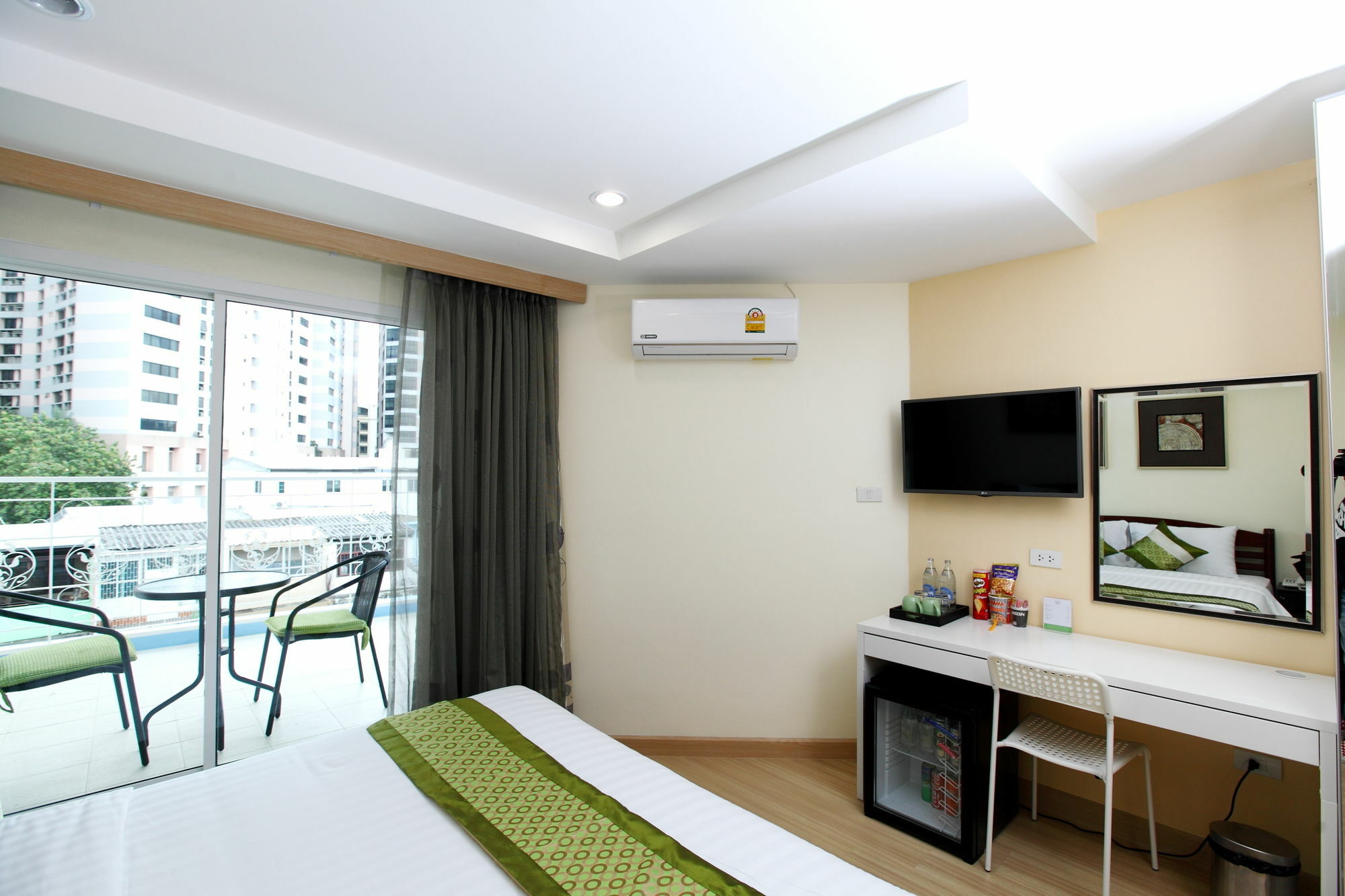 Icheck Inn Sukhumvit 22 Бангкок Екстер'єр фото