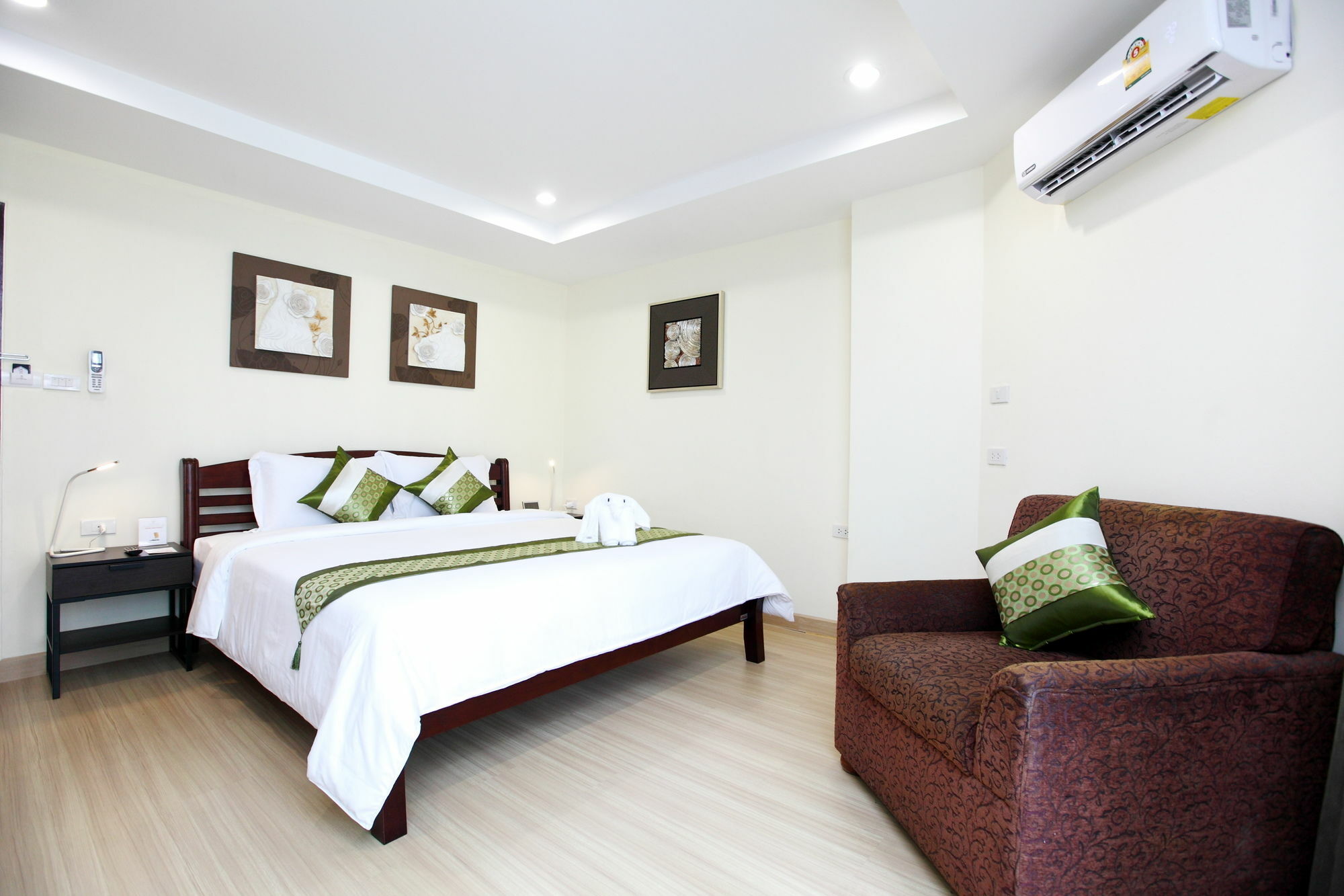 Icheck Inn Sukhumvit 22 Бангкок Екстер'єр фото