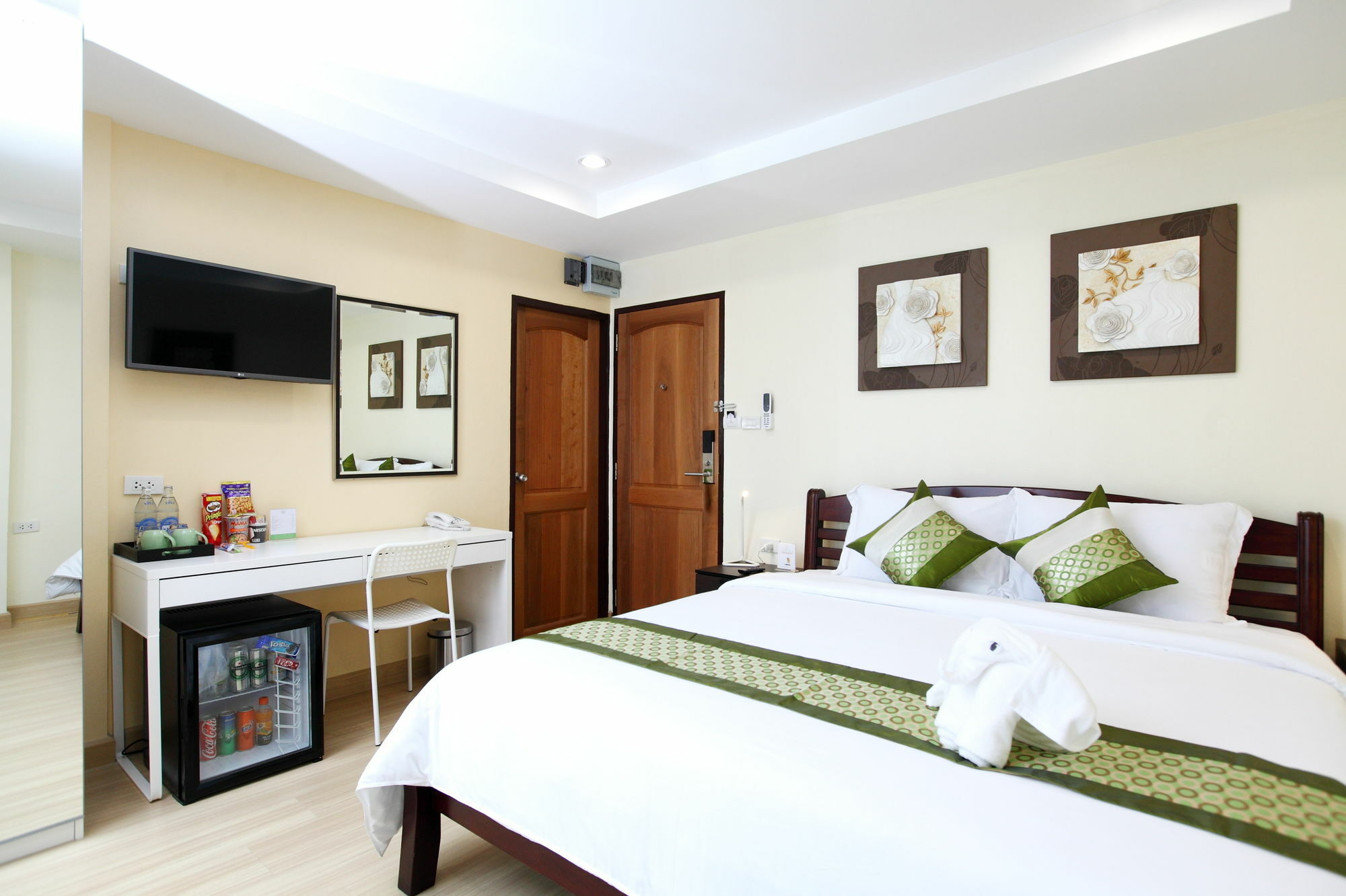 Icheck Inn Sukhumvit 22 Бангкок Екстер'єр фото